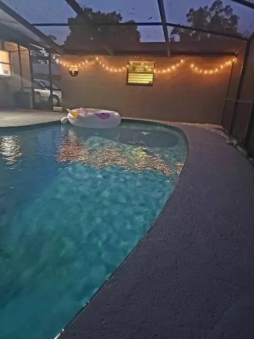 Holiday home Entirehouse W/Bush Garden View_Private Heated Pool Villa Tampa United States